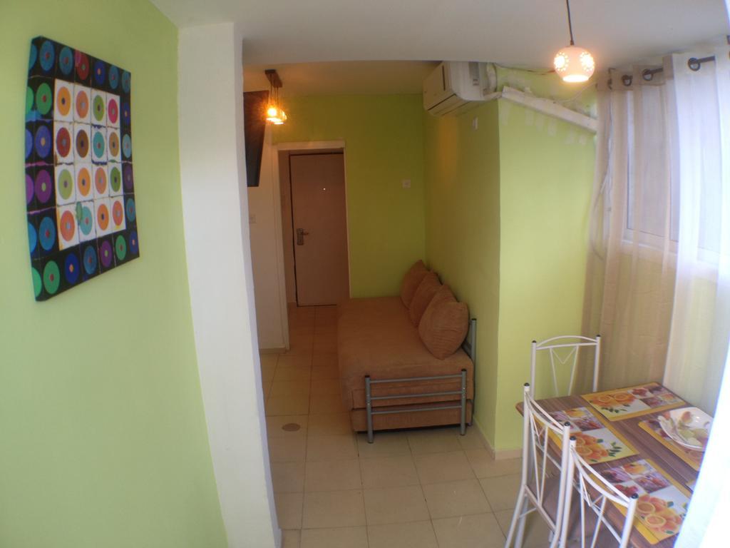 Arendaizrail Apartments - Almagor Street Petach Tikva Zimmer foto